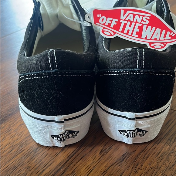 Vans Black and White Old Skool Sneakers Classic Design - Picture 3 of 3